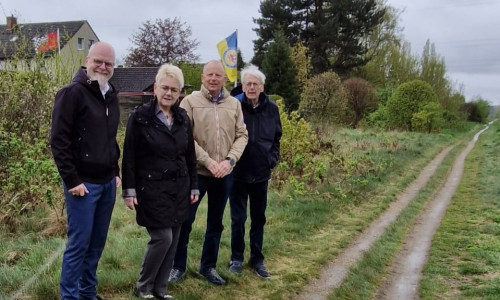 v.l. CDU-Bürgermeisterkandidat Tobias Breske, Ortsrätin Anke Ilgner, Ortsratskandidat Andreas Appel und  CDU-Ortsbürgermeisterkandidat  Michael Schwarze 