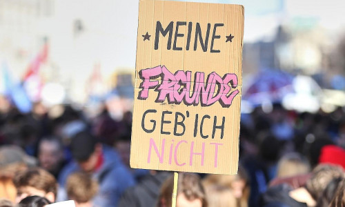 Schüler-Demo gegen Wehrdienstpläne (Archiv)