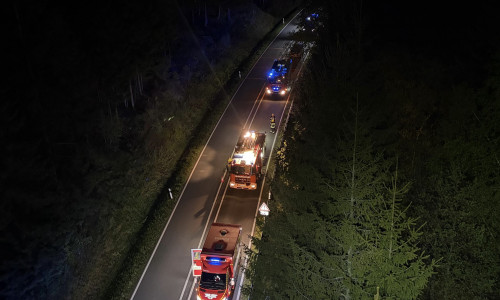 Bei einem schweren Verkehrsunfall auf der Bundesstraße 4 zwischen Braunlage und Hohegeiß sind am späten Samstagabend zwei Menschen verletzt worden. 