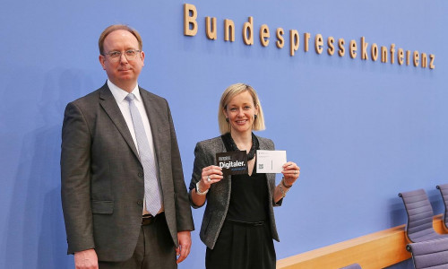 Andreas Hartl und Louisa Specht-Riemenschneider am 06.05.2026