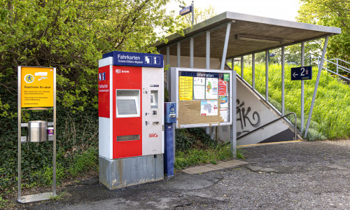 Für den Neubau des Bahnhaltepunktes in Thiede wurde seitens der DB Ende 2025 ein Planungsstopp verhängt.