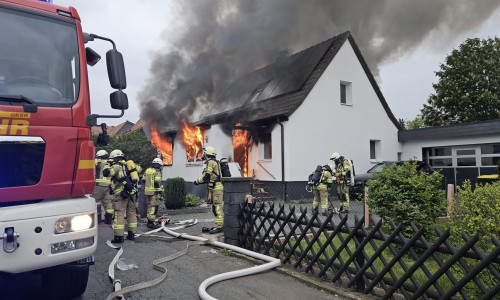 Am Freotagabend brannte ein Einfamilienhaus in Oker. 