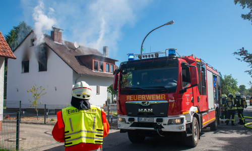 Aus den Fenstern stieg dichter Rauch.