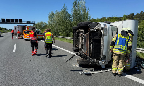 Das Wohnmobil war auf die Seite gekippt.