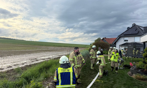 Die Baddeckenstedter Feuerwehren hatten beim Unwetter reichlich zu tun.