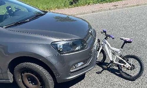 Der Autofahrer hatte das Kind übersehen, es kam zum Zusammenstoß.