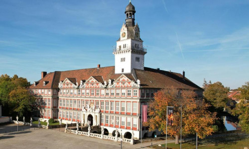 Die Balustrade, die rund um den Schlossgraben und die Schlossbrücke führt, soll saniert werden. | Foto: Stefan Stümpel