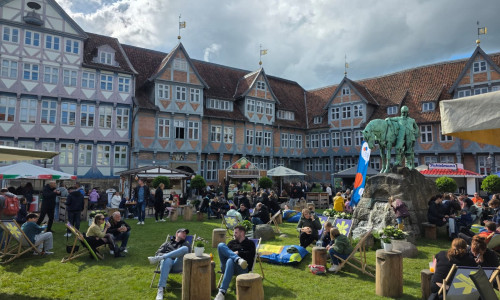 Das unbeständige Wetter hielt die Besucher nicht davon ab, das Maifest zu besuchen