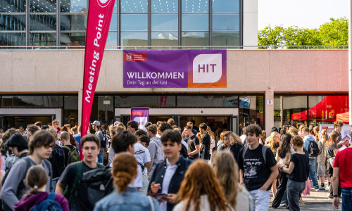 HIT 2026: Egal ob Entscheidungshilfen für die Studienwahl, Informationen zu Finanzierung und Leben oder Gespräche mit anderen Studieninteressierten - all das und noch mehr erwartet die Teilnehmer auf dem Zentralcampus der TU Braunschweig.