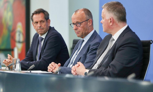 Olaf Lies, Friedrich Merz, Gordon Schnieder am 25.06.2026