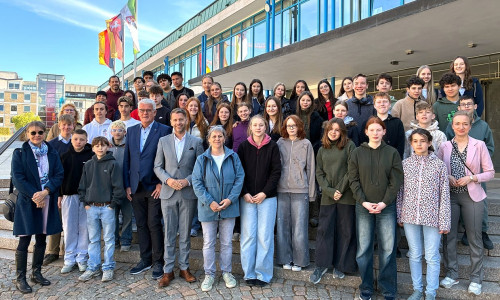 Oberbürgermeister Dennis Weilmann empfing die Schüler aus Marignane. 