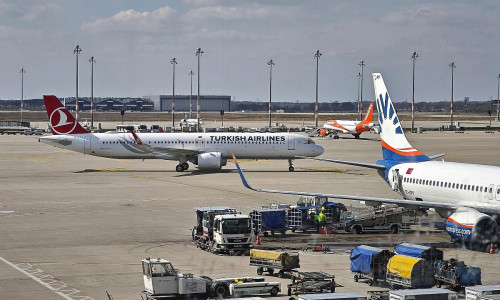 Flugzeuge von Turkish Airlines und Sunexpress (Archiv)