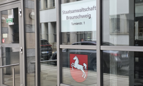 Bei der Staatsanwaltschaft Braunschweig sind wohl noch einige Stellen zu besetzen.