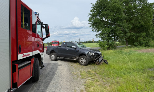 Der Pickup und ein Kleintransporter waren zusammengestoßen.