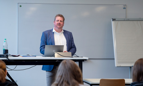 Prof. Dr. Martin Frank, Professor für Gesundheitsökonomie und Studiengangleiter des neuen Studiengangs "Gesundheitsökonomie und Management" an der Ostfalia Hochschule für angewandte Wissenschaften.
