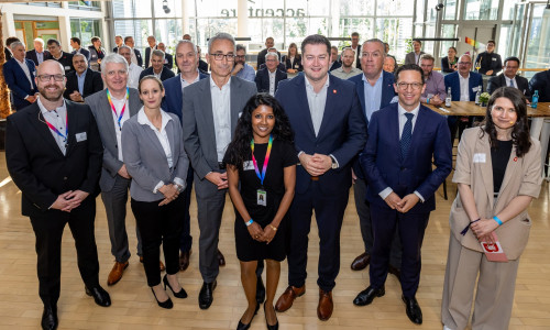 v.l.n.r.: Stefan Matuschat, Frank Nies (beide Accenture), Prof. Dr.-Ing. Sabrina Zellmer (TU Braunschweig), Jörg Meyer (Braunschweig Zukunft), Dr. Volker Lang (BS Energy), Darani Yogalingam (Accenture), Oberbürgermeister Dr. Thorsten Kornblum, Günther Graf von der Schulenburg, Wissenschaftsminister Falko Mohrs und Marianne Kovar-Lopez (Braunschweig Zukunft) begrüßten rund 150 Gäste zum 42. Braunschweiger Unternehmergespräch.