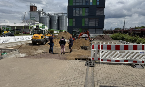 Herstellung der Stellplätze, des Carsharings, der Ladeinfrastruktur und des Pocket Parks in Fallersleben. 