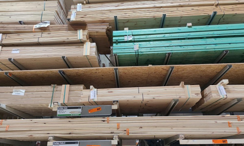 Holz im Baumarkt (Archiv)