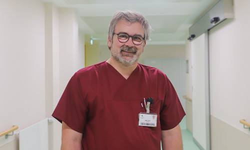 Wilko Wolf, Facharzt im Städtischen Klinikum Wolfenbüttel, hat sich auf eine besonders schonende Venenbehandlung spezialisiert.
