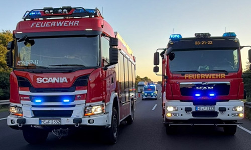 Einsatz für die Feuerwehr: Auf der A2 gab es einen Auffahrunfall.
