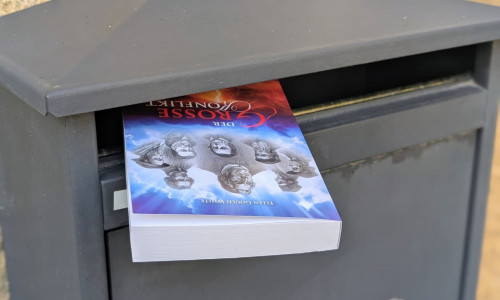 Viele Bürger in der Region wundern sich derzeit über dieses Buch in ihrem Briefkasten.
