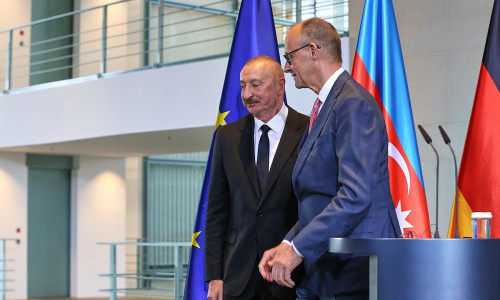 Ilham Alijew und Friedrich Merz am 21.07.2026