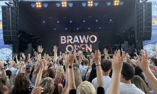Auf dieser Bühne bei den BRAWO Open stand am Samstag Pop-Titan Dieter Bohlen. Fotografieren lassen wollte er sich dabei allerdings nicht