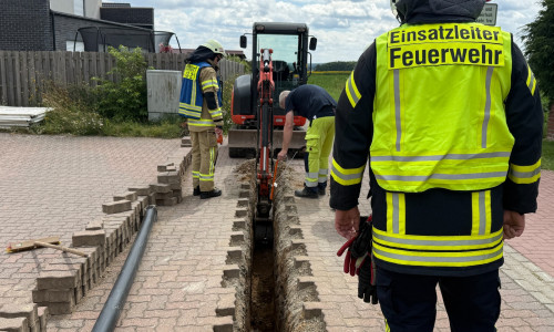 Die Gasleitung war bei Baggerarbeiten beschädigt worden.