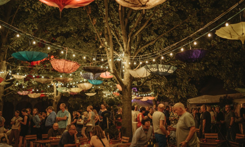 Musik, Varieté, Comedy und vieles mehr erleben Besucherinnen und Besucher bei KulturImZelt ab dem 27. August im Bürgerpark.