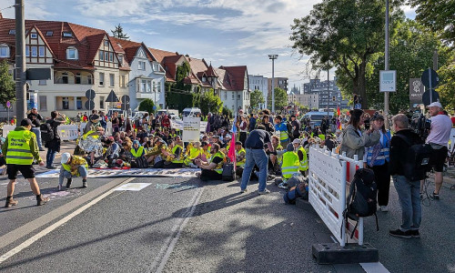 Demo vor AfD-Parteitag am 04.07.2026