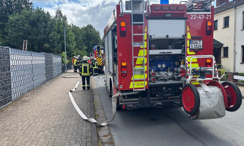 Die Feuerwehr an der Einsatzstelle (Archiv)