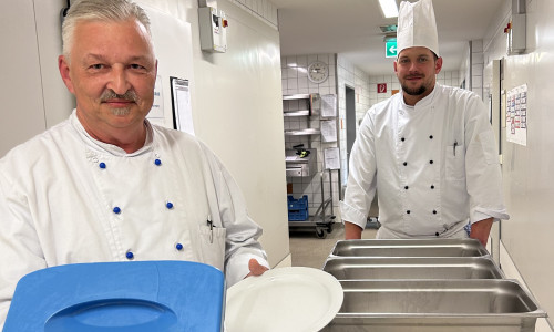 Mitarbeiter der Küchen-Crew des Klinikums.