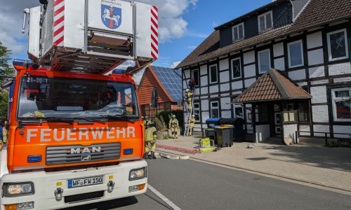 Hier war die Drehleiter der Feuerwehr Fümmelse bei einer Übung im Einsatz, für eine Dienstleistung werden 300 Euro pro halber Stunde fällig (Archivfoto).