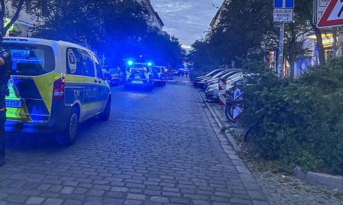 Polizei in der Berliner Graefestraße am 07.08.2026