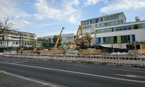 Am Steinweg wurden die alten Gebäude für das neue Schlosscarree abgerissen.