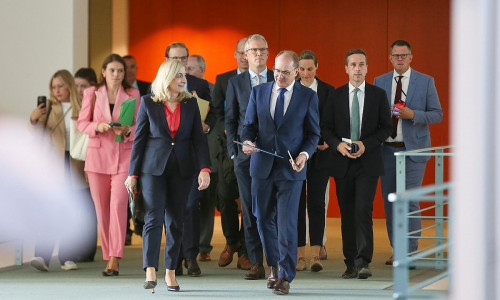 Nina Warken und Alexander Dobrindt am 12.08.2026