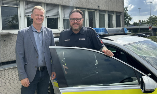 Inspektionsleiter der Polizeiinspektion Wolfsburg-Helmstedt Oliver Grotha (links) und der Kontaktbereichsbeamte Patrick Oehlmann