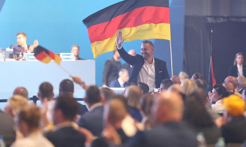 Ulrich Siegmund lässt sich auf AfD-Parteitag feiern (Archiv)