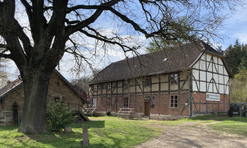 Treffpunkt ist das BUND-Waldhaus in Altenhagen.
