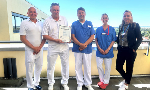 Dr. Panagiotis Bouklas, Chefarzt der Orthopädie, Orthopädischen Chirurgie und Unfallchirurgie, Dr. Ivo Landré, leitender Oberarzt der Orthopädie, Orthopädischen Chirurgie und Unfallchirurgie sowie Koordinator des Traumanetzwerks, Dr. Ulrich Bitz, Chefarzt der Notaufnahme; Isabell Schulze, leitende Oberärztin der Notaufnahme, Franziska Dräger, Verwaltungsleitung