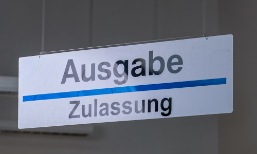In dieser Woche stehen die Online-Dienste im Zulassungswesen für mindestens 24 Stunden nicht zur Verfügung. Grund sind Wartungsarbeiten, die durch das Kraftfahrtbundesamt ausgelöst werden.