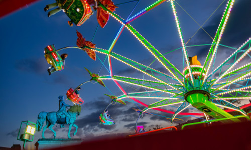 Das stadtsommervergnügen lädt mit Fahrgeschäften, Spielständen und Imbissangeboten vom 28. August bis zum 6. September in die Braunschweiger Innenstadt ein. 