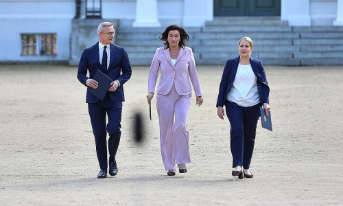 Karsten Wildberger, Dorothee Bär, Verena Hubertz am 25.08.2026