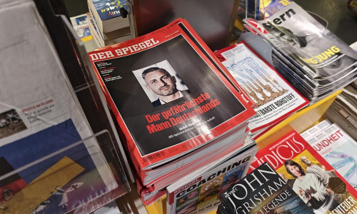 Spiegel-Titel mit Ulrich Siegmund in einem Kiosk am 16.08.2026