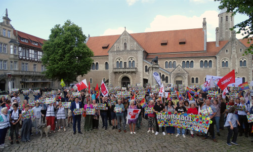 Archivfoto: #buntstadt -Kundgebung auf dem Burgplatz zu m 75. Jahrestag des Grundgesetzes am 23. Mai 2024.