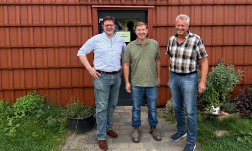 Karl-Friedrich Wolff von der Sahl (Vorsitzender Landvolk Braunschweig), Jörn Cramm (Vorstandsmitglied Landvolk Braunschweig) und Manfred Walkemeyer (Kreislandwirt Braunschweig) (v. li.).