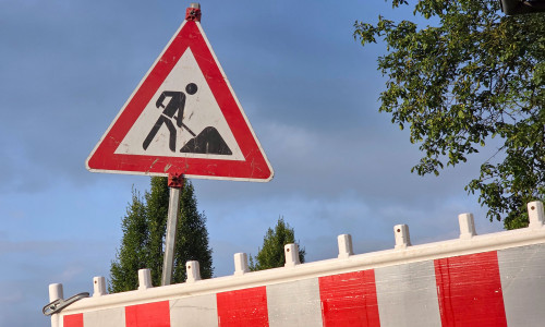 Die Krögerstraße wird wegen der Baurarbeiten abschnittsweise gesperrt (Symbolbild).