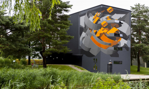 Das House of Gaming in der Autostadt: Der ehemalige Pavillon der Marke Lamborghini wurde dafür umfassend umgebaut und innen wie außen neu gestaltet.