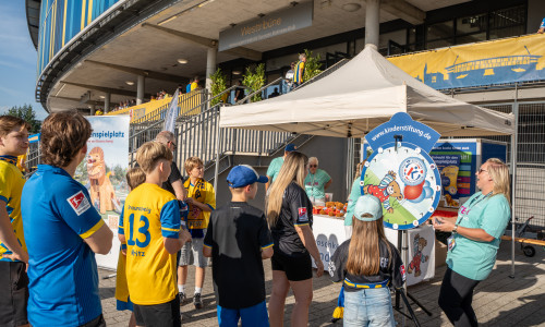 Am vergangenen Freitag hatte die Kroschke Kinderstiftung ihren Auftritt als Spieltagspartner beim Spiel Eintracht Braunschweig gegen VfL Bochum.