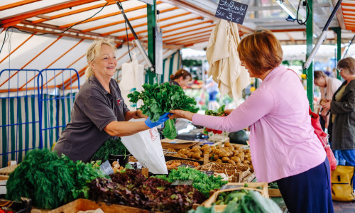 Der Gifhorner Wochenmarkt wird im Oktober an zwei Wochenenden vorverlegt.